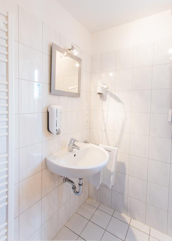 Hotel Luisenhof Mettmann Room photo